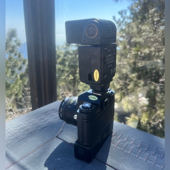 Ricoh xr7 camera with flash - Picture 3 of 7